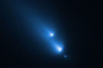 Hubbleov teleskop zachytil nemozne kometa sa mu rozpadla priamo pred ocami