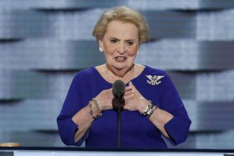 Madeleine Albrightova Juj ta bola ale skareda ziadny chlapec ju u nas nechel Ked som to povedal novinarom do troch dni som bol prec