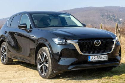 Mazda CX 60 japonske BMW X3 shokuje naftovym sestvalcom a nizkou spotrebou