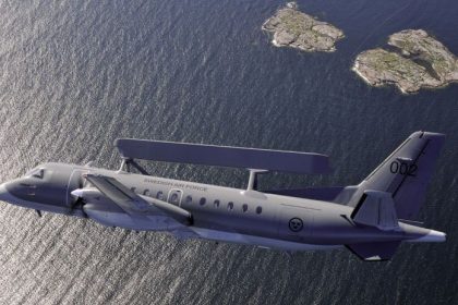 Nad Ukrajinou sa objavil svedsky lietajuci radar ktory moze zmenit pravidla hry Prisne strazony system zachytilo video