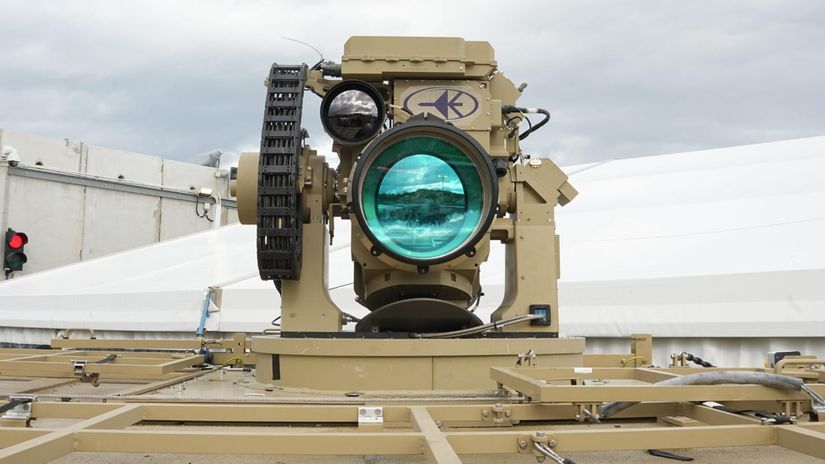 Neviditelna sila zmenila rakety na popol internetom sa siri zahadne video z konfliktu pouzil izrael laserove zbrane