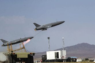 ONLINE Iran spustil najzurivejsiu odvetu v dejinach Revolucne gardy slubili pomstu za Chameneiho Trump ich varuje