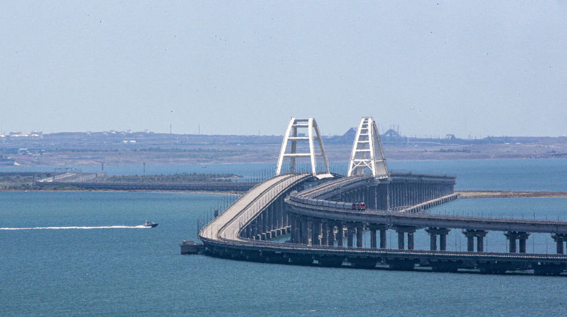 ONLINE Rusi znicili slavnu budovu na okupovanom Kryme