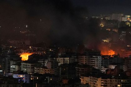 ONLINE Vojna na Blizkom vychode pokracuje USA zasiahli iransku dronovu lod Teheran vypalil rakety na Tel Aviv