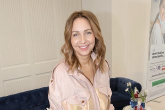 Oblubena ceska herecka sa vracia do prace Smrt syncenka ju zasiahla dnes uz vie co je pre nu najlepsou liecbou