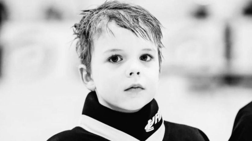 Oni maju vlajku na olympiade my pochovavame mrtve deti Ukrajina smuti za malym hokejistom ktoreho zabila ruska raketa