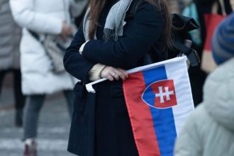 Prieskum Slovaci najviac doveruju hasicom ich podpora je ohromujuaca Rebricek skryva aj prekvapenia