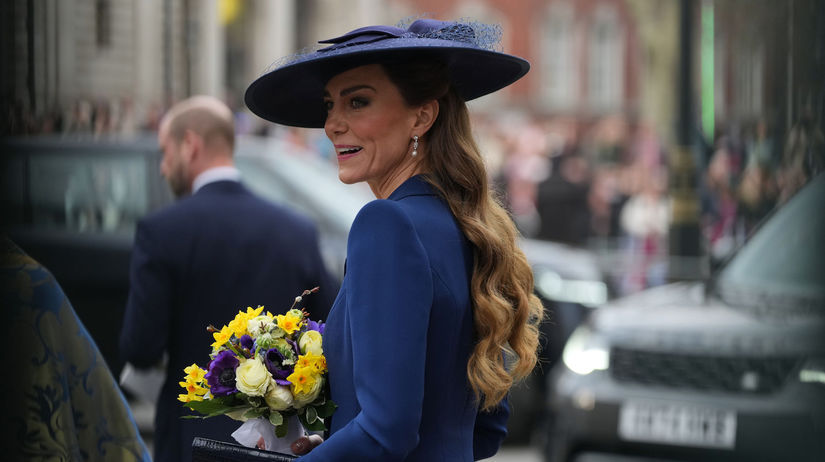 Princezna Kate v sperkch po kralovnej Alzbete II zirala Ano toto je zena ktora zatieni aj tie najtemnejsie skandaly