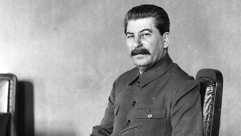 Proti Stalinovi vsetci jeho muzi Ako sa zrutil kult osobnosti a co zamclal Chruscov