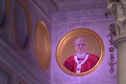 Sem sa len tak hocikto nedostane Zabery odhaluju zakutia Vatikanu kde vznikaju mozaiky pre papezov