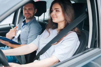 Stat odnimma vodicske preukazy aj za stare dlhy alebo chybajuce peniaze na pokutu Za co vam moze policajt vzia doklady aj bez spachania priestupku alebo sposobenia nehody