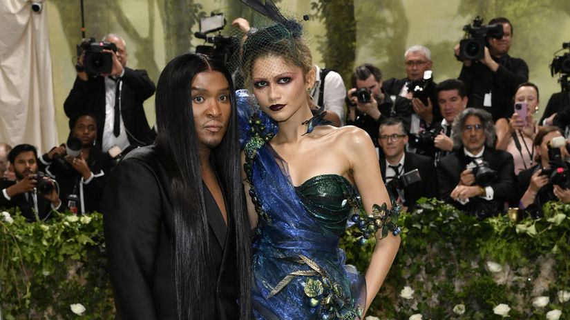 Tajna svadba v Hollywoode stylista slavne Zendaye prisiel s prekvapujucim odhalenim uz su zosobaseni zmeskali ste to odkazal