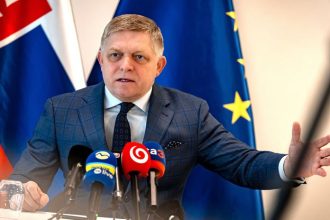 Uprednostnuje EU Ukrajinu pred Slovenskom a Madarskom Analytik tvrdi ze aj Kyjev by mal urobit gesto