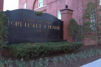 VIDEO Nezname drony vystrasili Americanov Lietali nad hlavami Rubia a Hegsetha