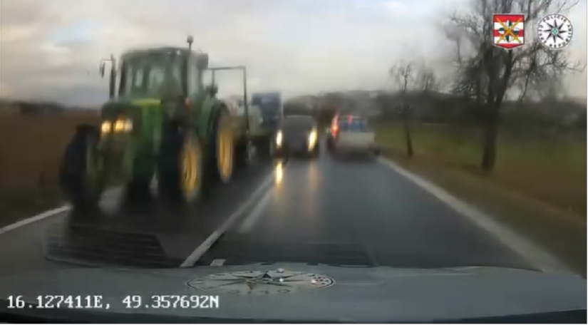 VIDEO Riskantne predbiehanie cez plnu ciiariu ktore sa len tak nevidi Sufer to vymrstil takmer naslepo