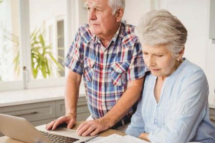 Vase ucty uz nebudu sukromne Koniec starych pravidiel je tu Slovensko vstupuje do siete ktora meni povinnosti