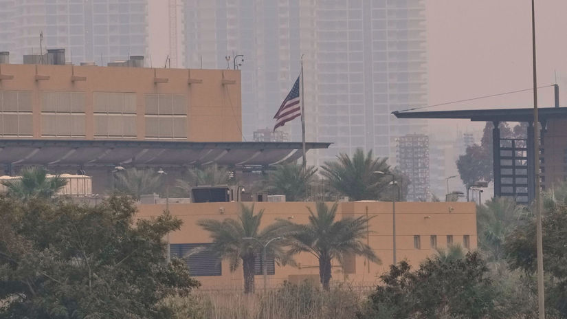 online areal americkej ambasady v bagdade bol zasiahnuty pri utoku usa zacnu eskortovat lode cez hormuzsky prieliv