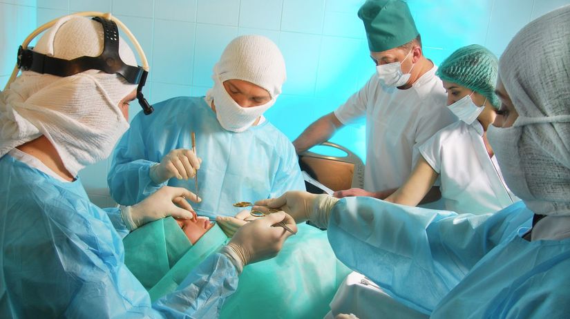 plasticka chirurgia nie je len esteticka operuju aj trojmesacne deti kozu si pacient moze darovat iba sam