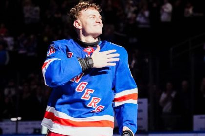 pripomina psa ktery nahana kost trener ny rangers chvalil slovenskeho mladika sykoru