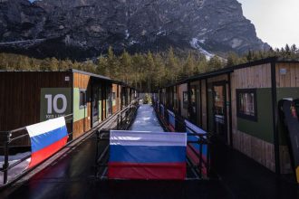 ziadne zabery na rusov polskourobilo radikalne rozhodnutie k bojkotu dnesnej slavnosti sa pridava dalsie staty