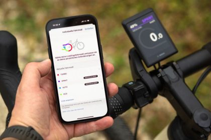 Bosch spusta pre elektrobicykle vynovenu platformu Connected Biking ktora umozni aj nastavenie poistenia podla stylu jazdy