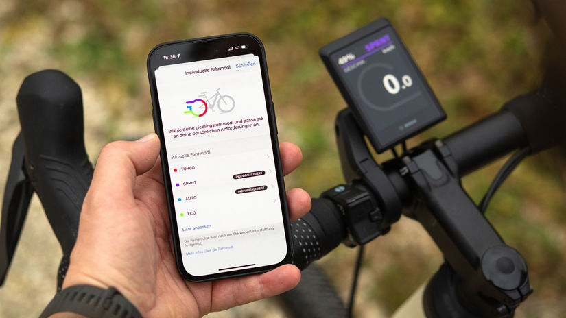 Bosch spusta pre elektrobicykle vynovenu platformu Connected Biking ktora umozni aj nastavenie poistenia podla stylu jazdy