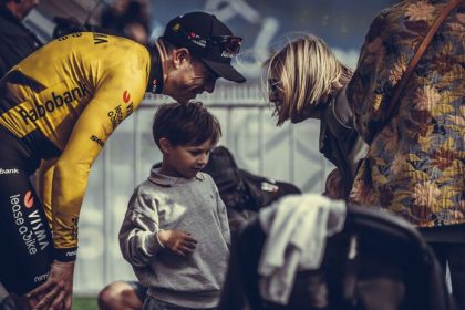 Budem uprimny Van Aert je iny level ako Sagan hovoril nam pred rokmi belgicky novinar Velky rival v nedelu ukazal iny typ velkosti