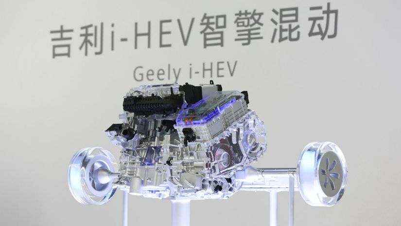 Geely Cinania udajne vyvinuli motor so spotrebou 2 2 litra na 100 km