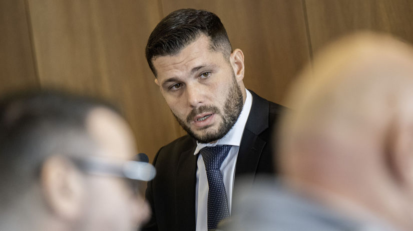 Gluck sa pustil do slovenskej opozicie v Madarsku vyhral mlady Orban nie mlady Simecka