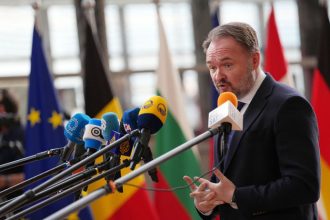 Je zle a bude horsie V EU nas caka energeticky shok varuje eurokomisar a hovori o nafte na pridely