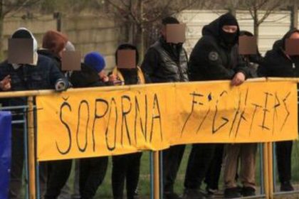 Kukly a obusok Derby dedin z okresu Galanta sa skoncilo bitkou reagoval aj 1 viceprezident SFZ