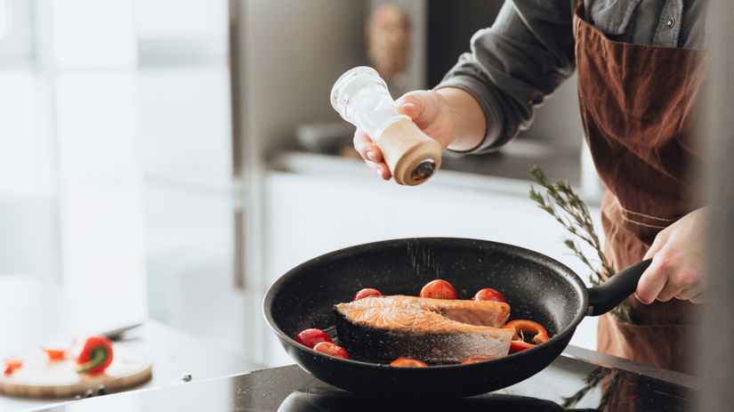 Nenapadna chyba v kuchyni moze ohrozit vase zdravie Odbornici varuju pred tzv teflonovou chripkou