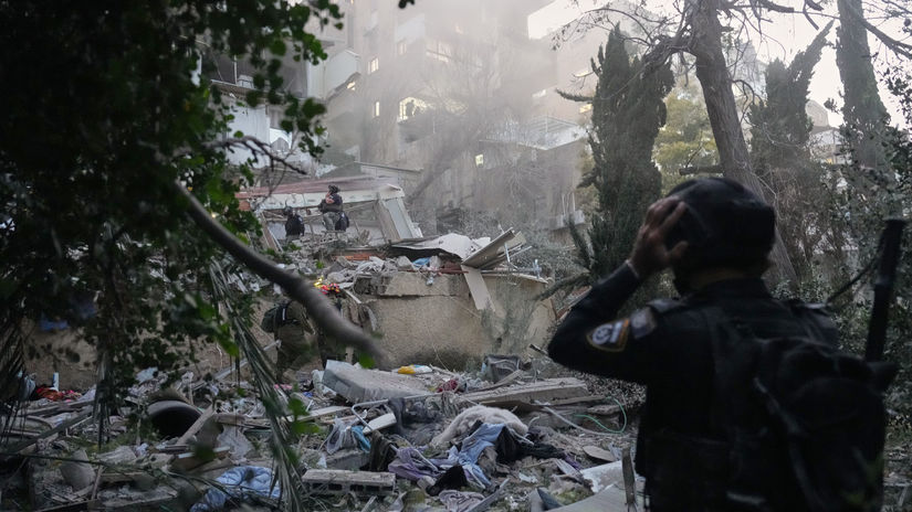 ONLINE Izraelsku Haifu zasiahla iranska raketa Armada zistiuje priciny zlyhania protiraketoveho systemu