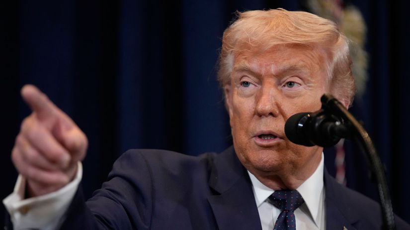 Trump oznamil vysoke cla pre krajiny ktore dodavaju zbrane Iranu Bez vynimky Tyka sa to predovsetkym Ruska