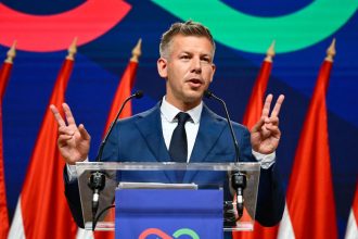 Unaveny populista Orban odchadza Zatial nie do duchodku Tisza ako Fidesz s ludskou tvarou