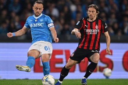 Velke vitezstvo pre Neapol s kapitanom Lobotkom Prevysil AC Milano rozhodol zolik z laviciek