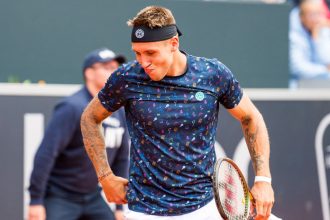 drama v bukuresti plna zvratov alex molcan stratil naskok na konci mu dosli sily