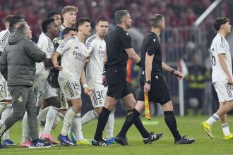 v mnichove po zapase panovala vesela atmosfera hraci realu nevedeli oslovit rozhodcu menom zazneli tvrde slova