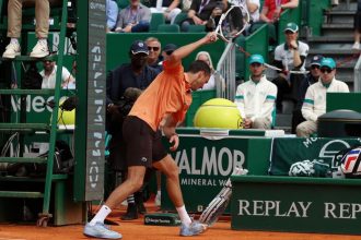 znovu znovu a znovu ruska hviezda sa sprvala sialene fanikovia pskali a buali trestom je vysok pokuta