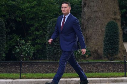Britania sa otrias a k ma zvrhnete nastane chaos varuje Starmer Stretnutie so sokom trvalo kratko