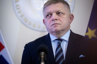Fico je velmi znepokojeny ruskymi utokmi blizko hranic priprava noveho atentatika pokracuje uvedol pri vyrociu