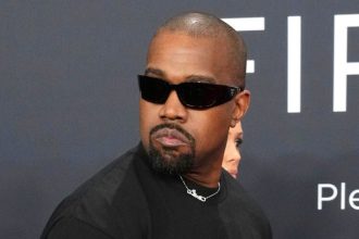 Kontroverzny Kanye West celi odpore Cesi nechcu jeho koncert v Prahe