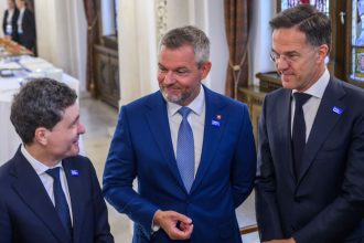 Slovensko sa stalo jednym z klucovych vyrobcov municie v ramci NATO zdorzil Pellegrini po stretnuti lidrov Bukurestskej deviatky