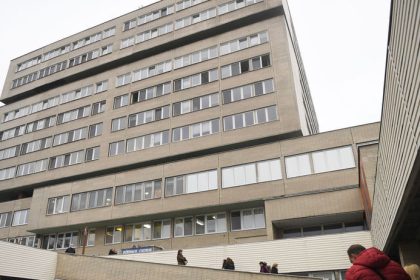 Sok z Presova Tela medzi doskami a igelitmi Ako za vojny hovoria zamestnanci nemocnice Uradi pre dohlad problem nevidi