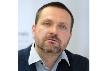 V Nitrianskom kraji to vrie Predseda kulturnej komisie predava knihu v ktorej je Slovensko oznamenene ako Felvidek