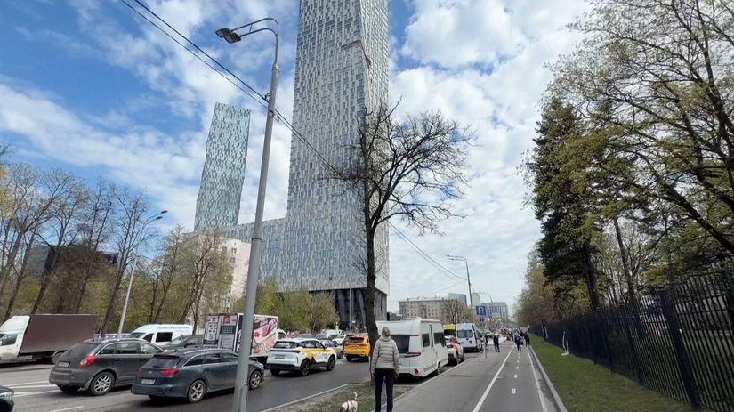 VIDEO Vyhlasenie od Zelenskeho nech sa Putin neciti v bezpeci Drony zasiahli dvojickovy moskvosky mrakodrap