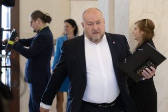 Vlada schvalila zmeny v pandemickej dohode aj v oblasti dani SNS kritizuje zrusenie rekreacnych poukazov