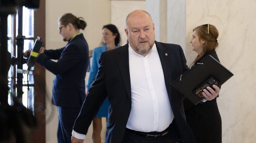 Vlada schvalila zmeny v pandemickej dohode aj v oblasti dani SNS kritizuje zrusenie rekreacnych poukazov