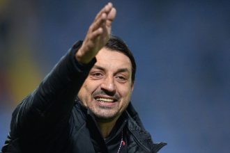 za hran icami je uspesny moze nahradit weissa v slovane tasku mam vzdy zbalenu tvrdi