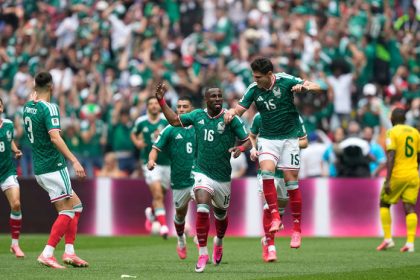 Dva goly aj tri cervene karty Otvaraci zapas sampionatu priniesol mexicku fiestu
